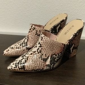 NWOT JustFab Pink Snakeskin Mule Heels